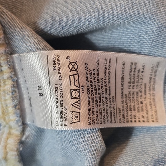 GAP-Girlfriend Jean Shorts. Size 6 - Picture 5 of 5